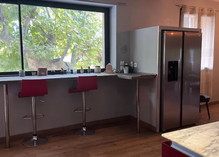 Maison Chaleureuse Avec Terrasse Privee 度假居 Valréas