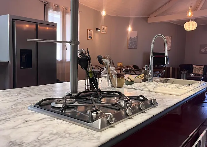 Maison Chaleureuse Avec Terrasse Privee 度假居 Valréas